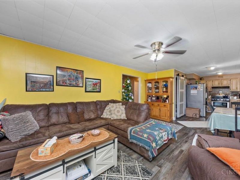 771 Halle Drive, Perry Township, OH 45118 Photo 7