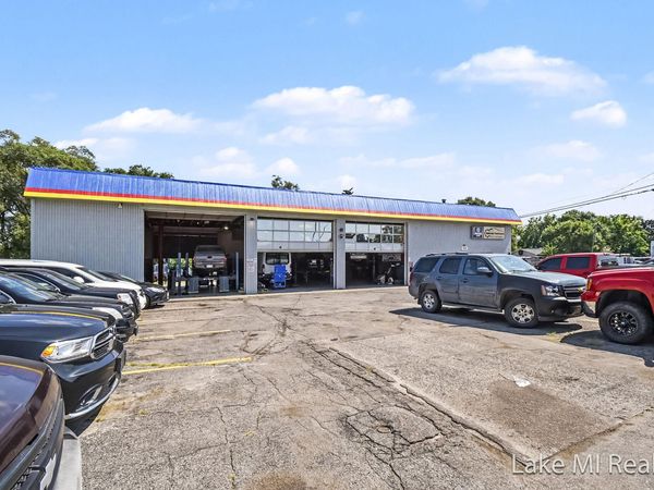 3364 Division Avenue S, Wyoming, MI 49548