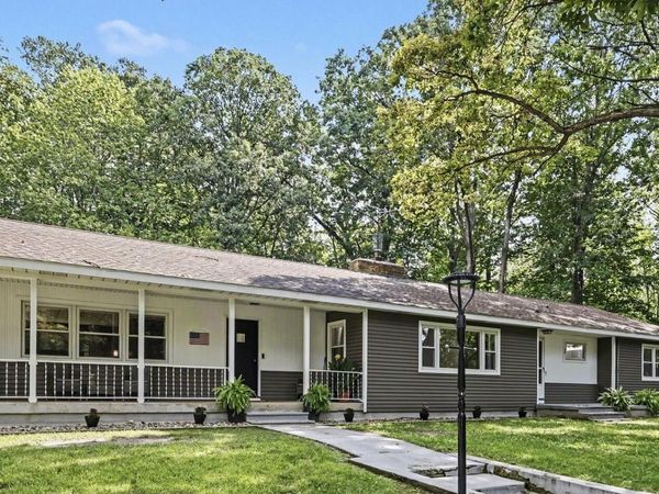 12537 S Wolcott, Sawyer, MI 49125