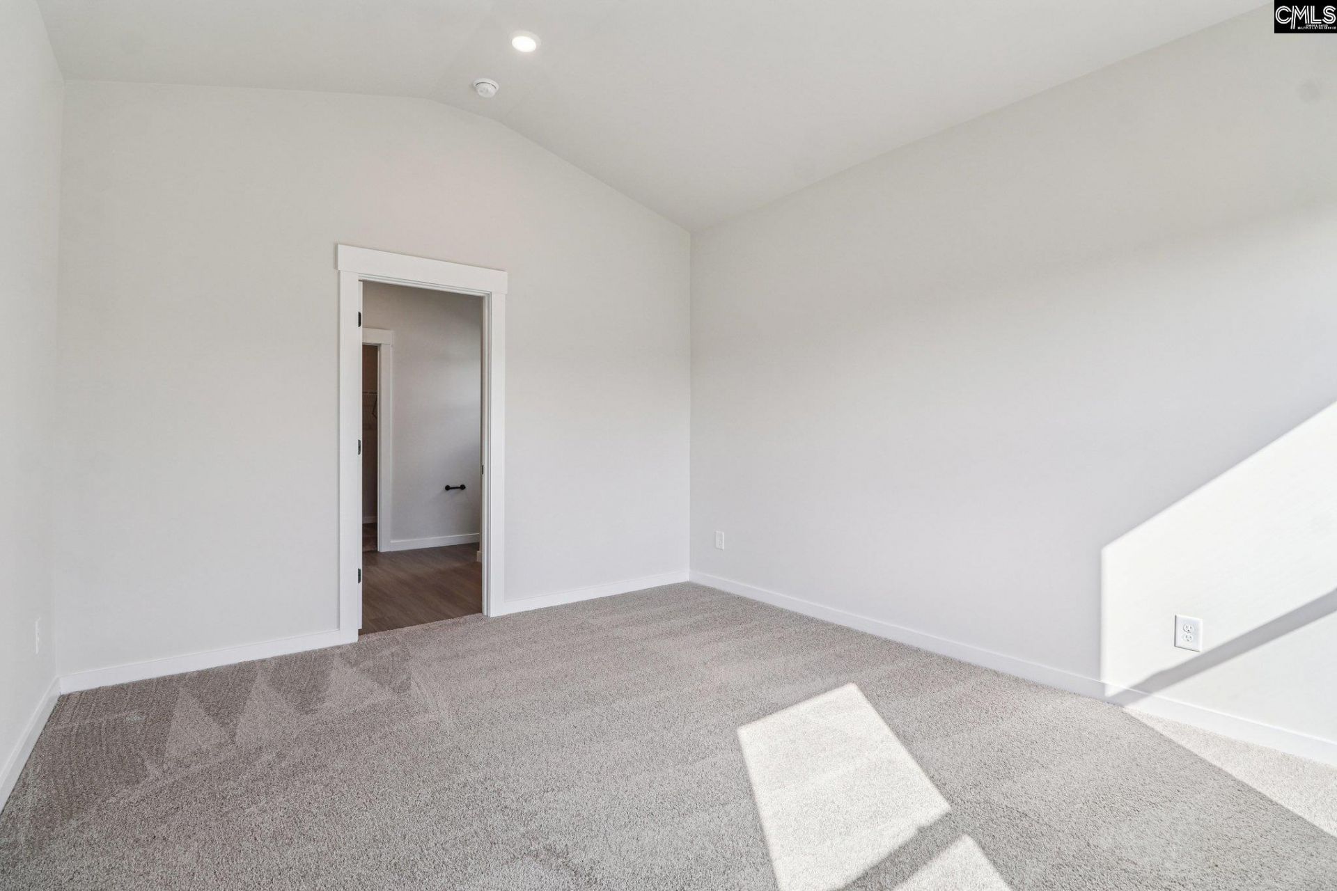 105 Sundew Road Photo 15
