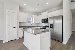 105 Sundew Road photo 4