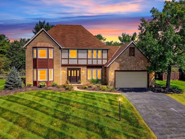 8538 Chateau Drive , Pickerington, OH 43147