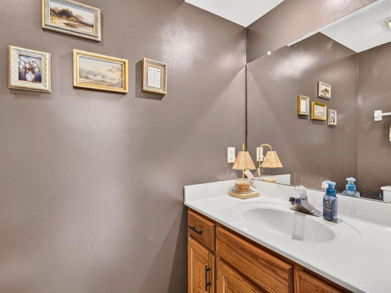 8538 Chateau Drive , Pickerington, OH 43147 Photo 39