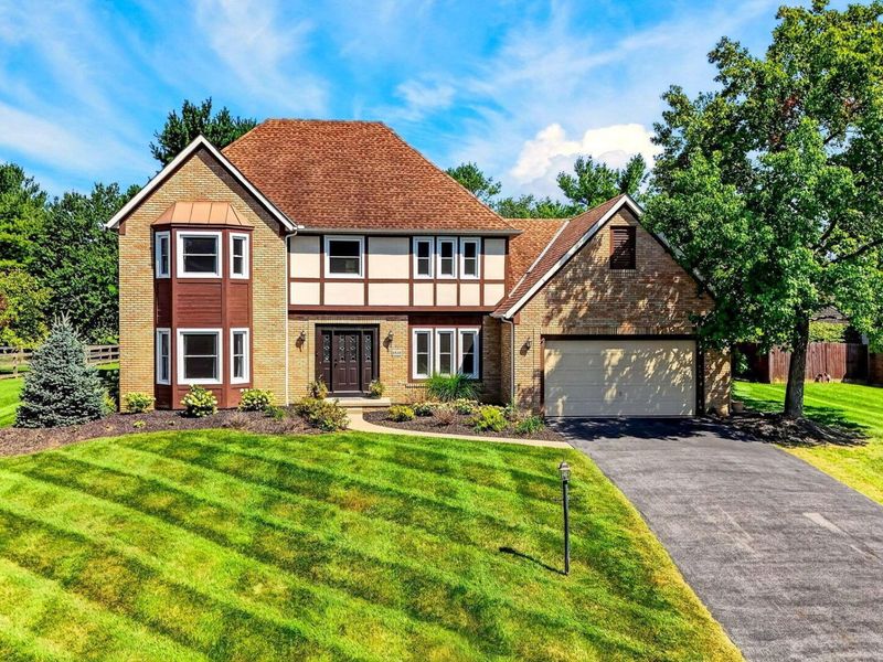 8538 Chateau Drive , Pickerington, OH 43147 Photo 4