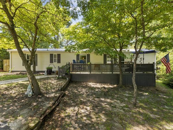 303 Buck Drive , Hampstead, NC 28443