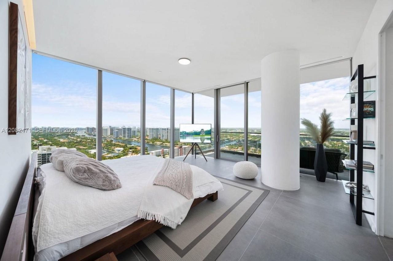 2000 S Ocean Dr , Unit 31B, Hallandale Beach, FL 33009 Photo