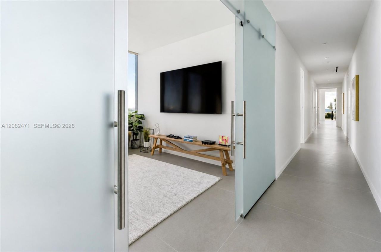2000 S Ocean Dr , Unit 31B, Hallandale Beach, FL 33009 Photo