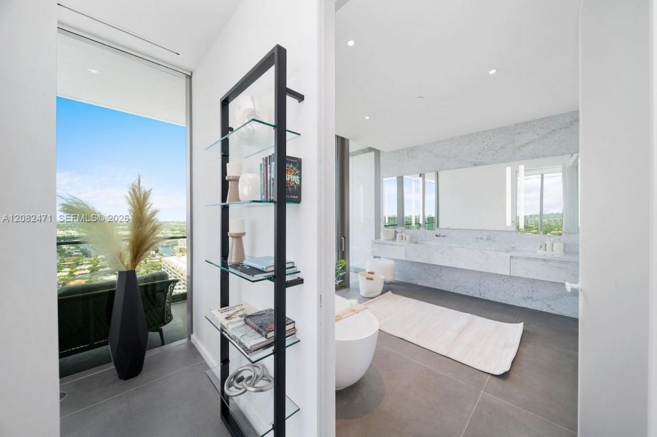 2000 S Ocean Dr , Unit 31B, Hallandale Beach, FL 33009 Photo