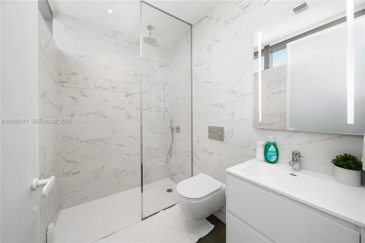 2000 S Ocean Dr , Unit 31B, Hallandale Beach, FL 33009 Photo