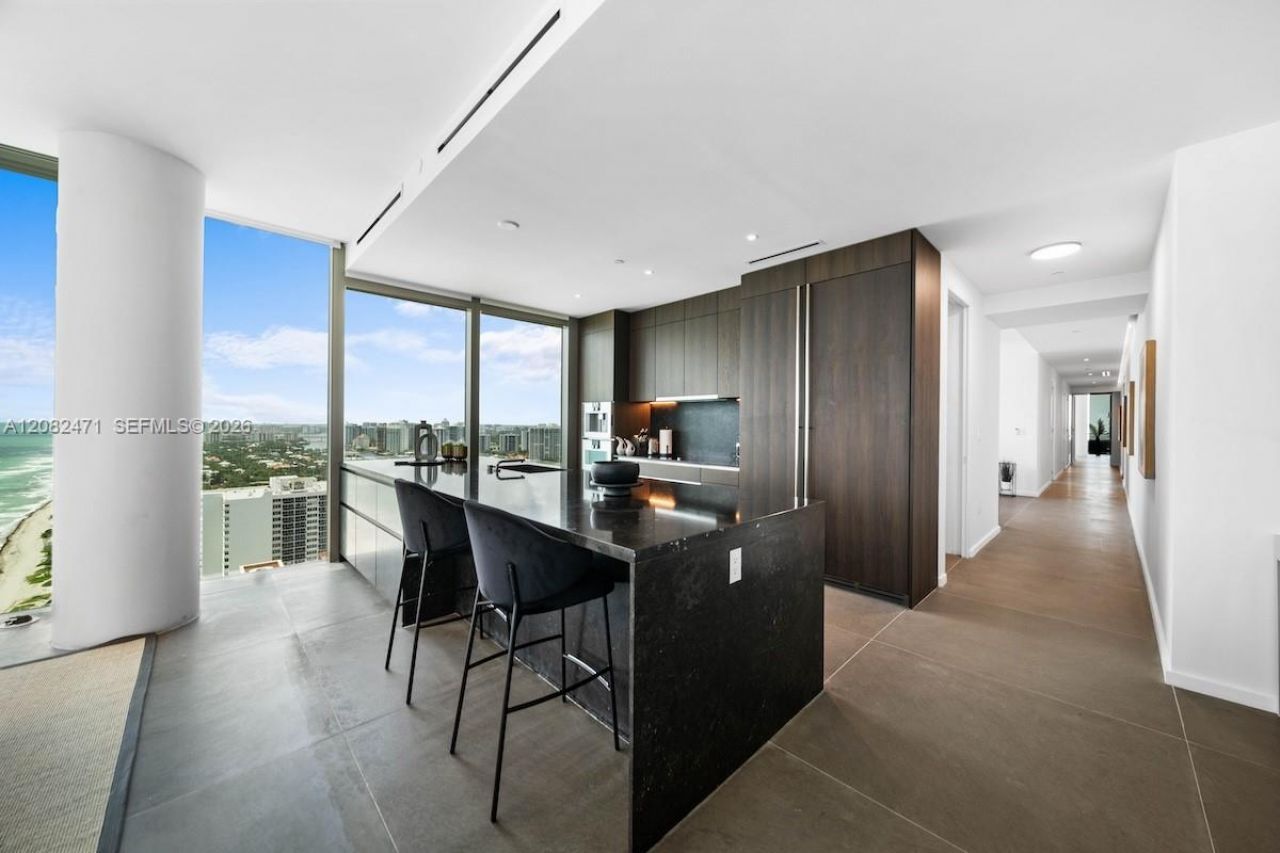 2000 S Ocean Dr , Unit 31B, Hallandale Beach, FL 33009 Photo