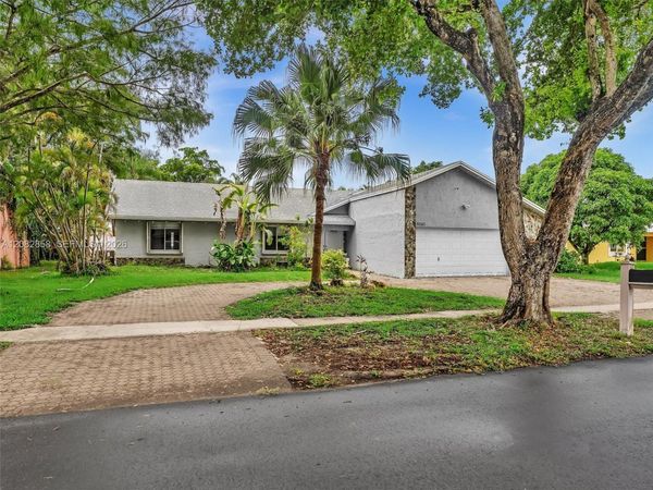 8240 NW 54th St, Unit 8240, Lauderhill, FL 33351