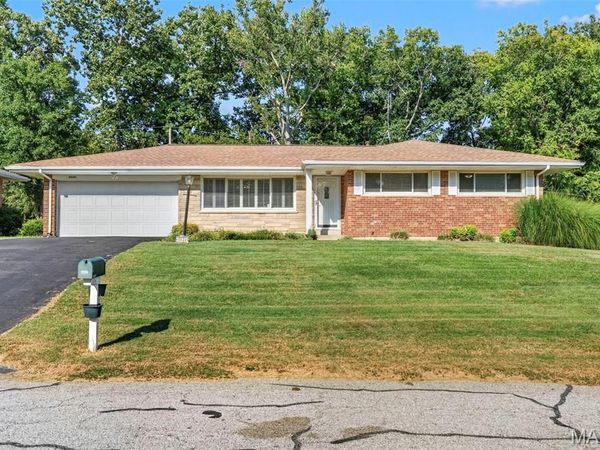 8848 Red Oak Drive, Crestwood, MO 63126