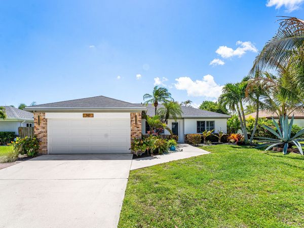 140 Arrowhead Circle, Jupiter, FL 33458