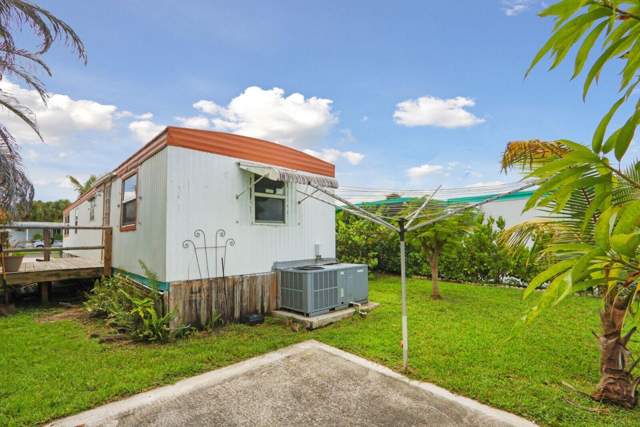 4752 NE Blue Heron Lane, Jensen Beach, FL 34957 Photo