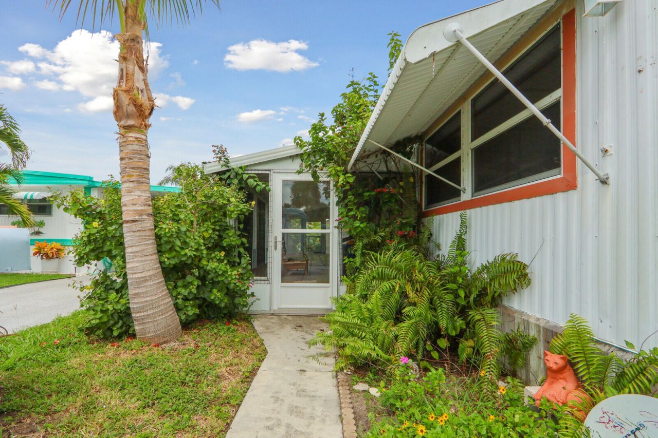 4752 NE Blue Heron Lane, Jensen Beach, FL 34957 Photo