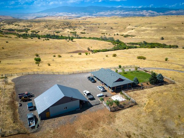 2115 Kilborn Ln, Mesa, ID 83643
