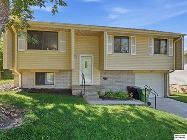 11906 S 33 Street, Bellevue, NE 68123