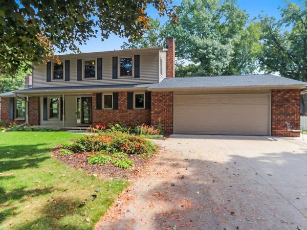 2697 INDIAN HILL DRIVE, Green Bay, WI 54313