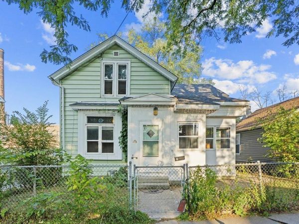 375 Erie Street , Saint Paul, MN 55102