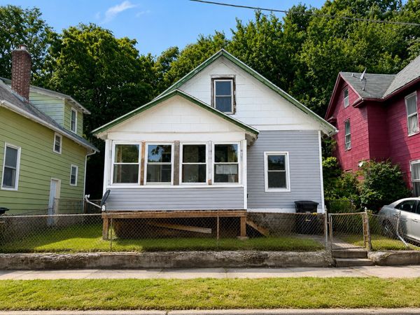 734 13th Street , Rock Island, IL 61201