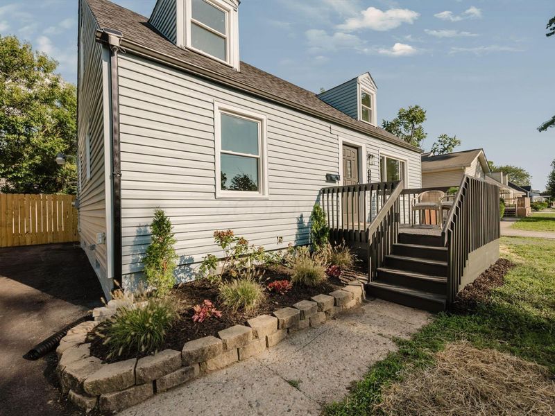 538 S Ashburton Road, Columbus, OH 43213 Photo 2
