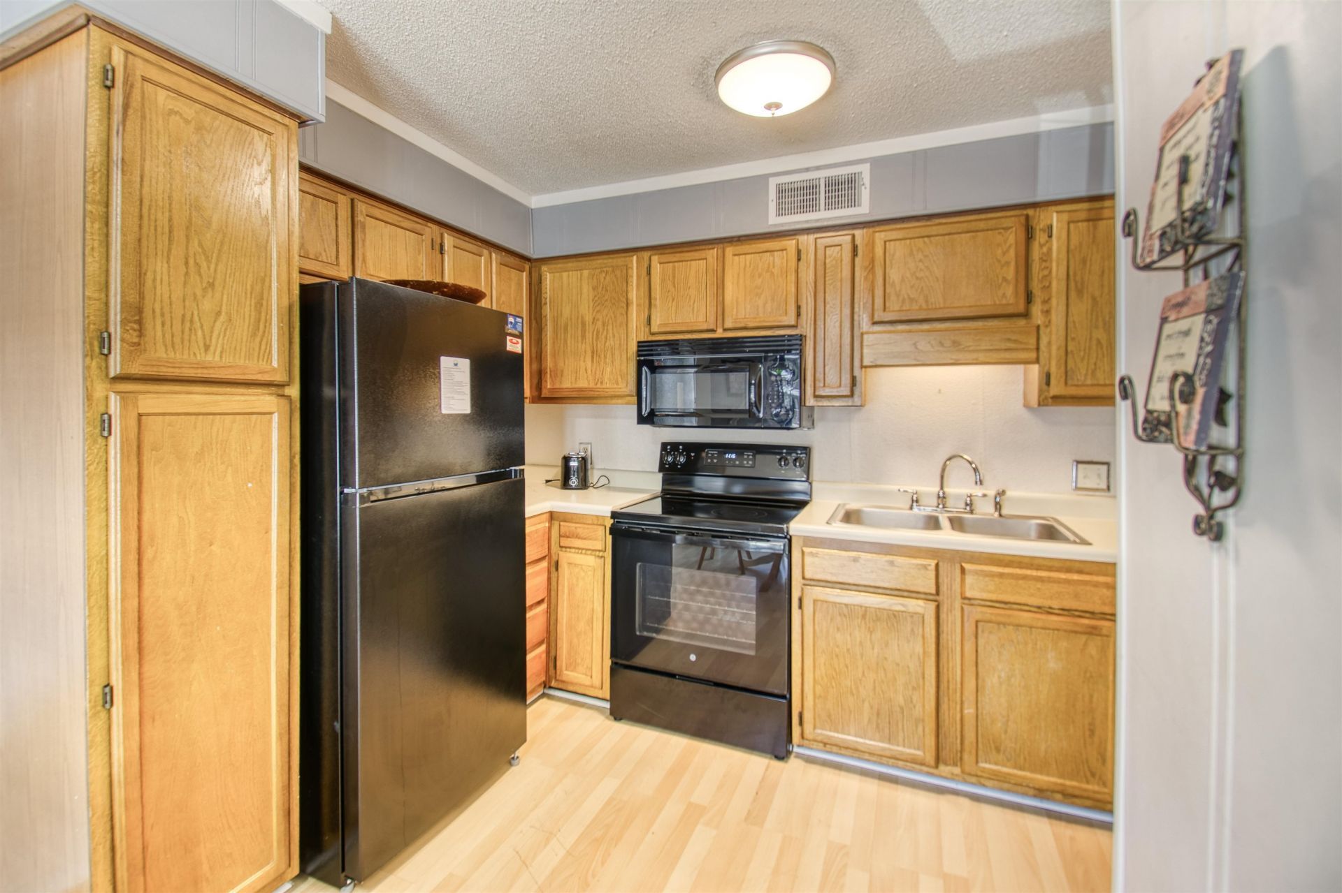 5905 South Kings Hwy.  Photo 9