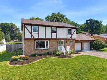5234 Shamrock Avenue NW, North Canton, OH 44720