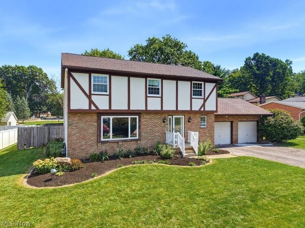 5234 Shamrock Avenue NW, North Canton, OH 44720