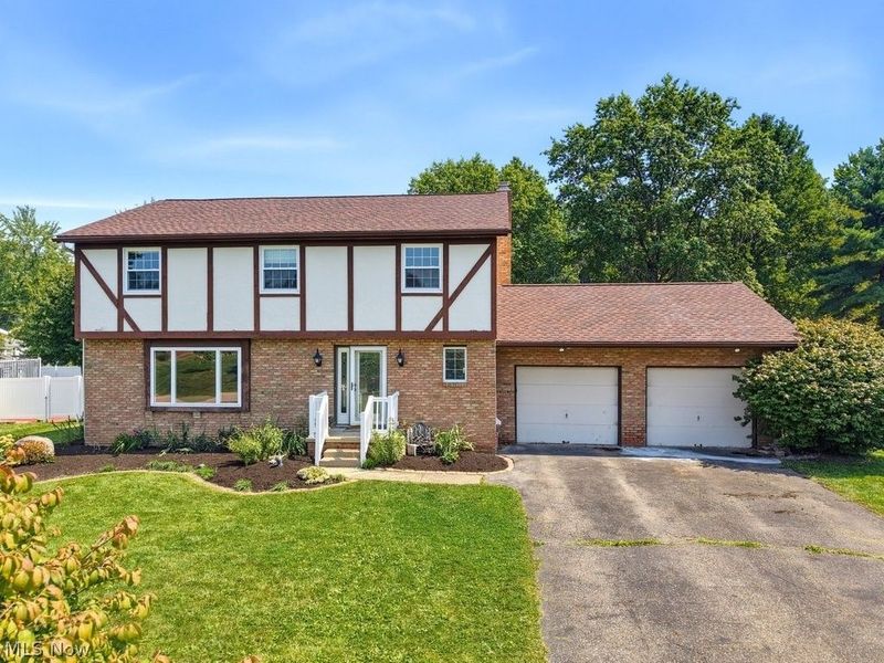5234 Shamrock Avenue NW, North Canton, OH 44720 Photo 2