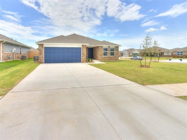 1204 E Ruger Lane, Mustang, OK 73064