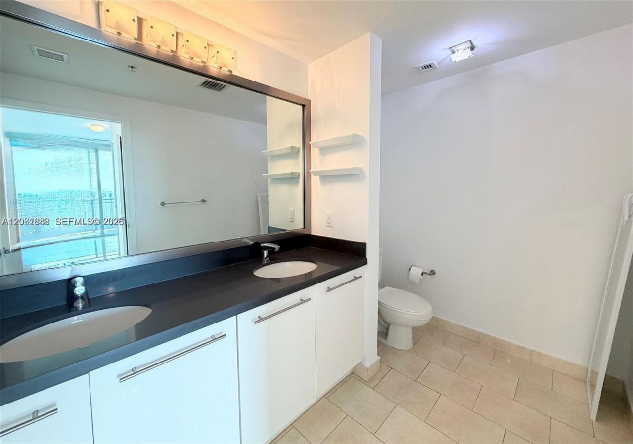 90 SW 3rd St , Unit 3408, Miami, FL 33130 Photo