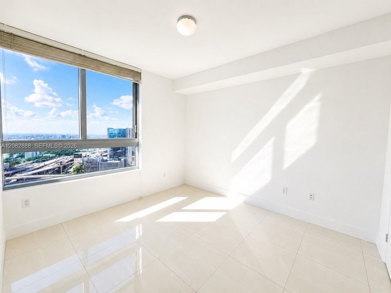 90 SW 3rd St , Unit 3408, Miami, FL 33130 Photo