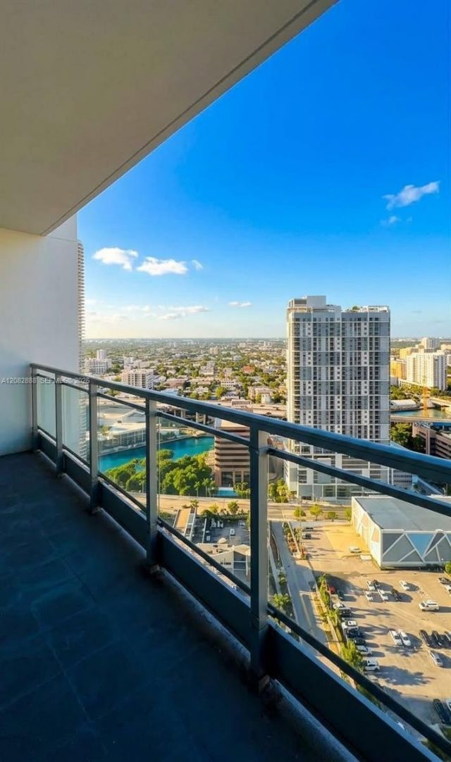 90 SW 3rd St, Unit 3408, Miami, FL 33130 Photo