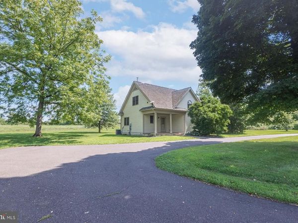 6064 SAWMILL ROAD, CARVERSVILLE, PA 18913