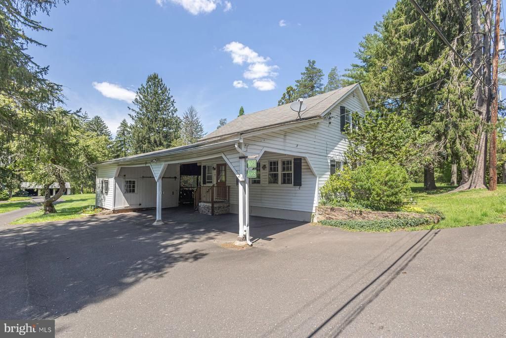 6065 SAWMILL ROAD, CARVERSVILLE, PA 18913