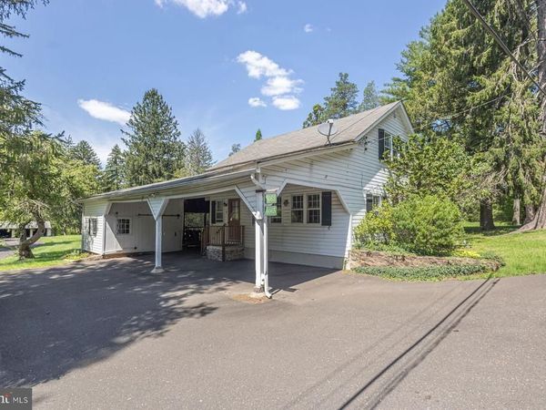 6065 SAWMILL ROAD, CARVERSVILLE, PA 18913
