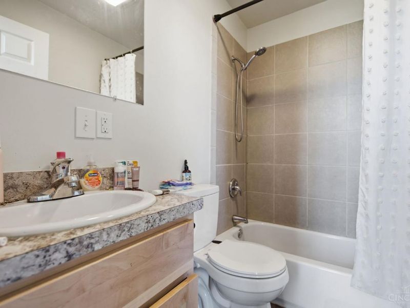 215 Warner Street, Cincinnati, OH 45219 Photo 4
