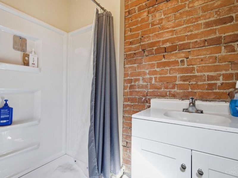 215 Warner Street, Cincinnati, OH 45219 Photo 79