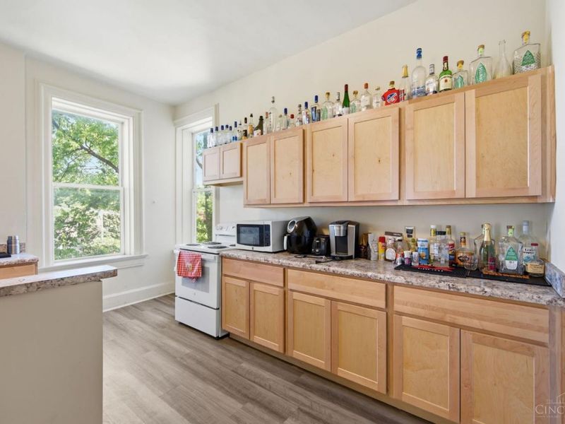 215 Warner Street, Cincinnati, OH 45219 Photo 8