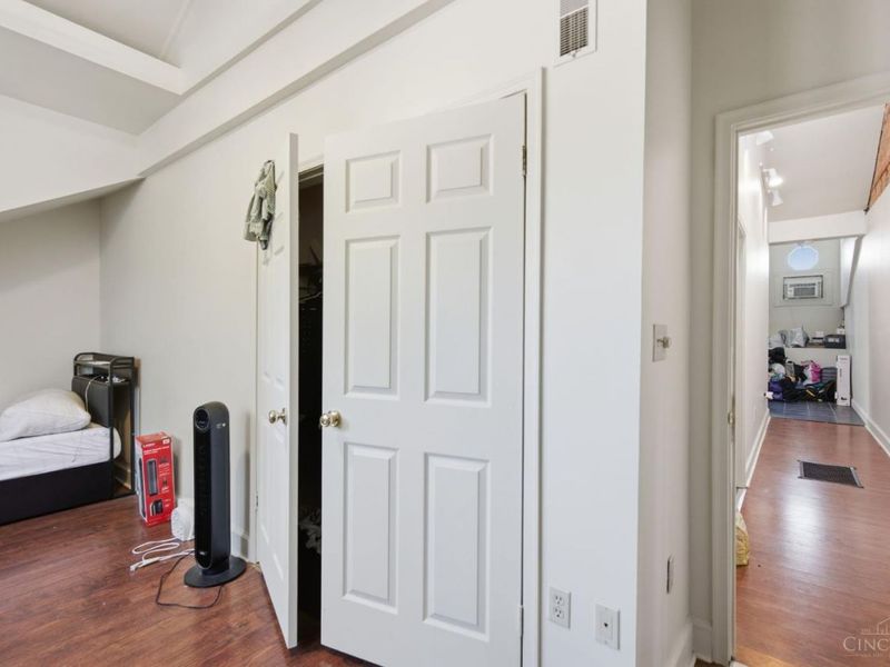 215 Warner Street, Cincinnati, OH 45219 Photo 89