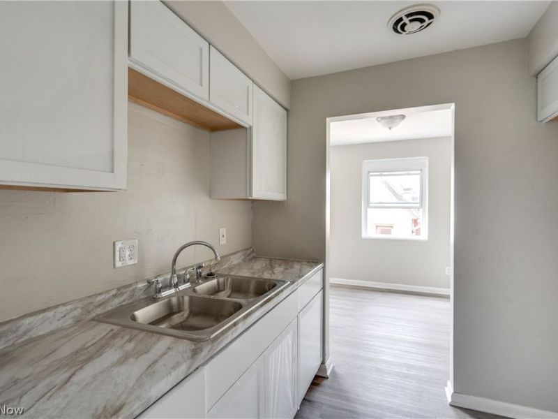 2885 Hampton Road, Cleveland, OH 44120 Photo 9