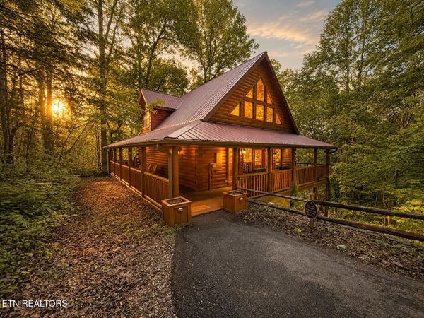 1630 Majestic Oak Way, Sevierville, TN 37876