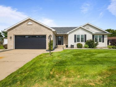 11101 Golden Pheasant Drive, Osceola, IN 46561
