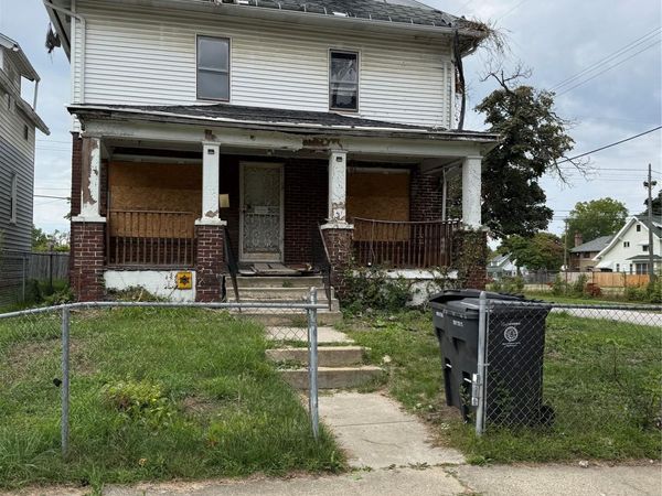 2025 Adams Avenue , Flint, Mi 48505