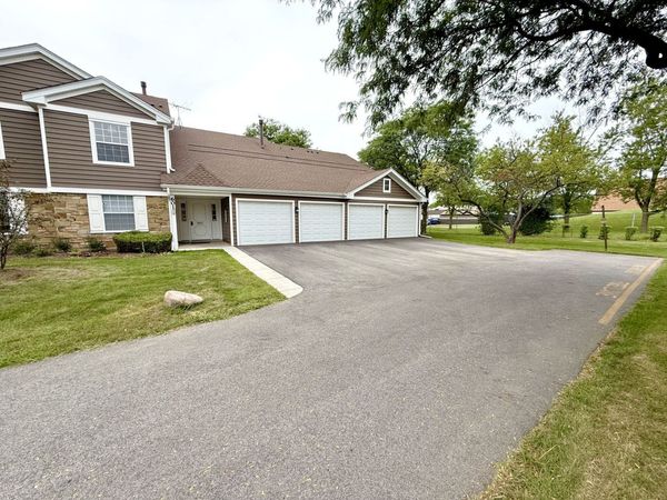 601 Hanover Court , Unit Z1, Schaumburg, IL 60194