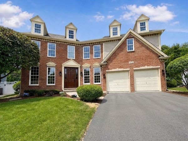376 Amy Court , Glen Ellyn, IL 60137