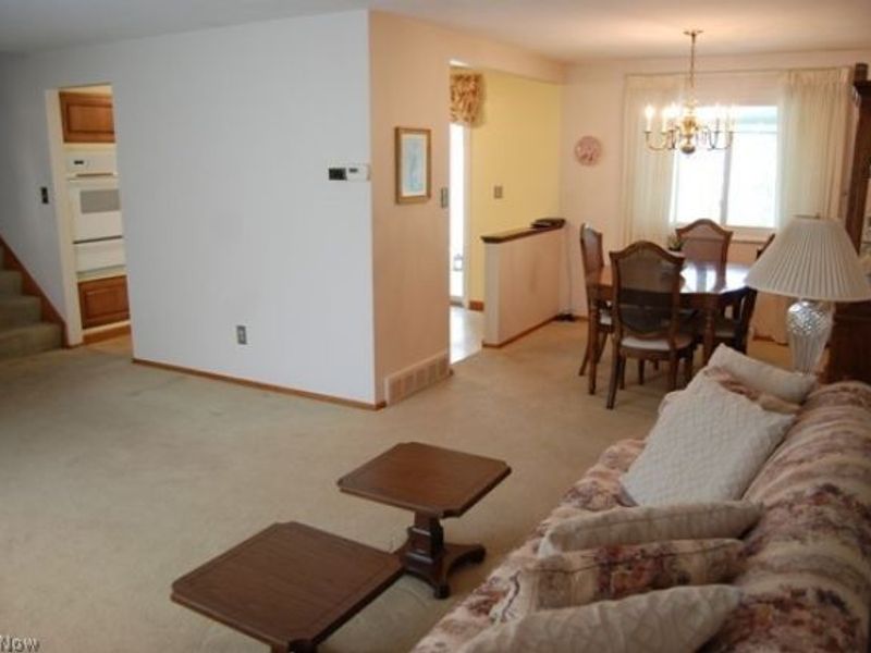 11746 Lafayette Drive, Parma Heights, OH 44130 Photo 10