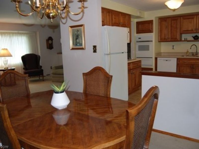 11746 Lafayette Drive, Parma Heights, OH 44130 Photo 5