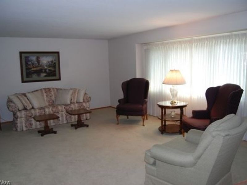 11746 Lafayette Drive, Parma Heights, OH 44130 Photo 8