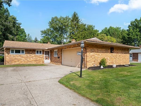 2540 Brantwood Drive , Westlake, OH 44145